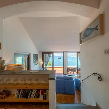 Semesterbostad La Torretta - Sul Mare E Privata Porto Taverna
